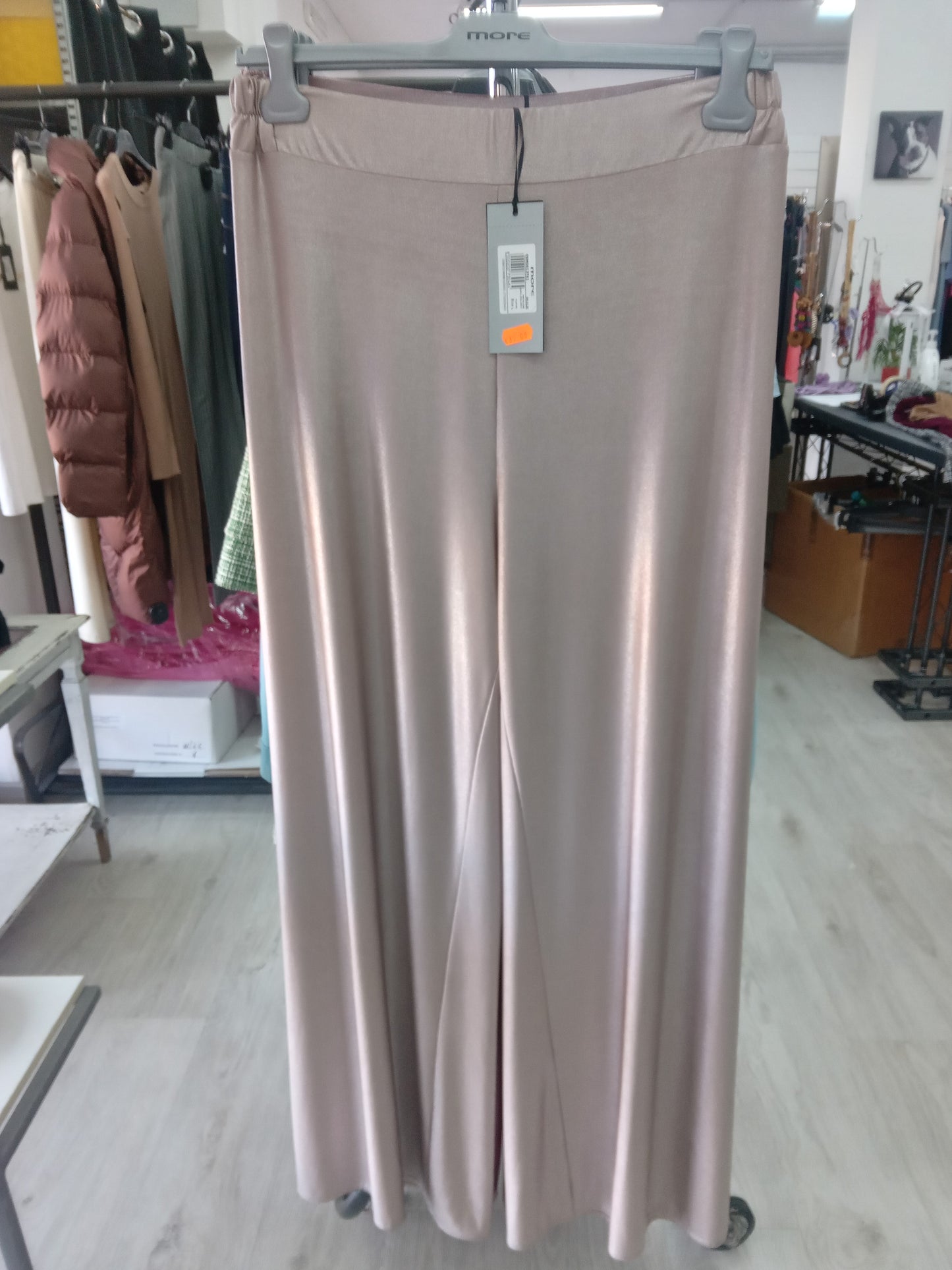 More pantalone ampio spalmato