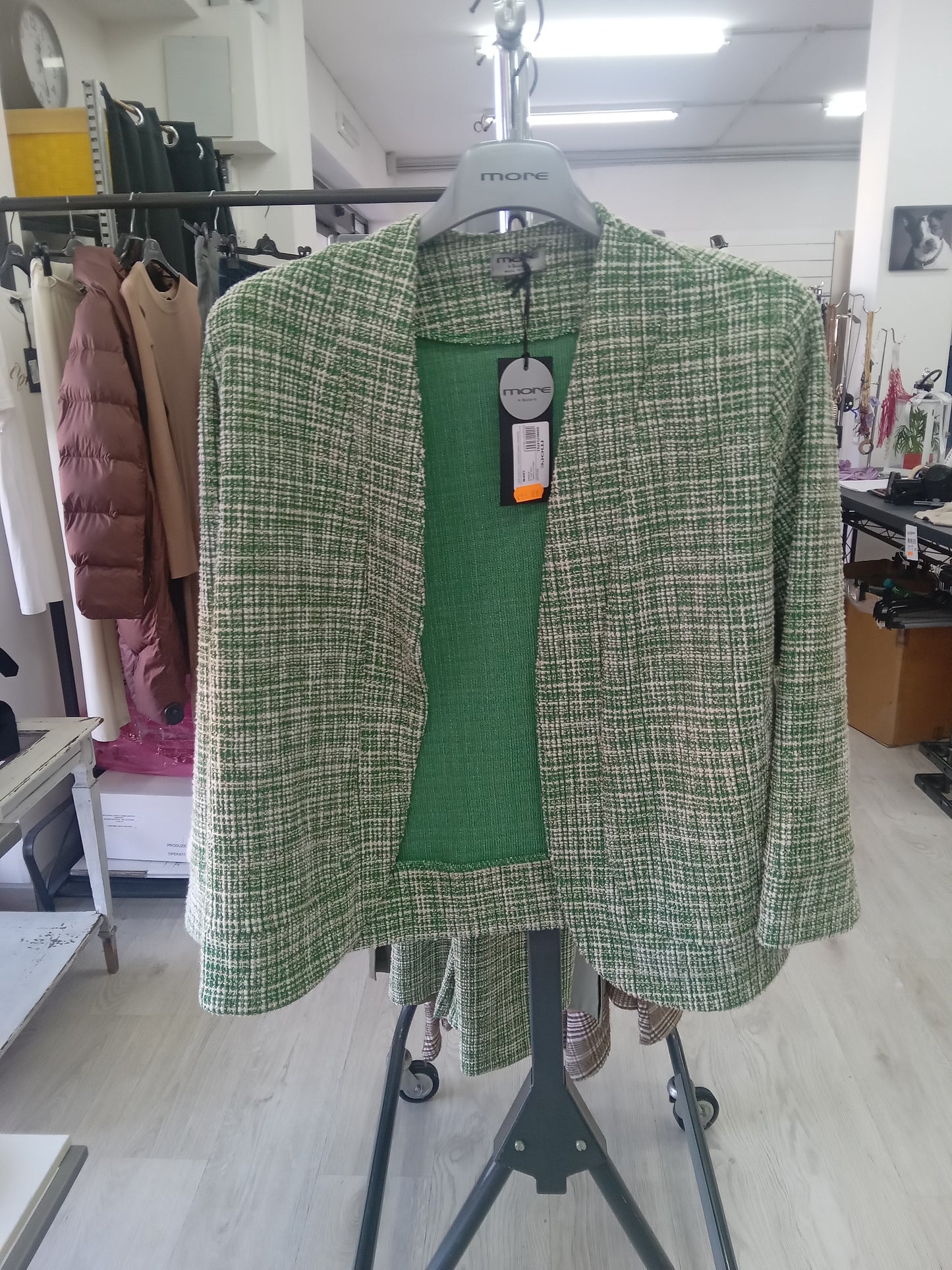 More giacca chanel