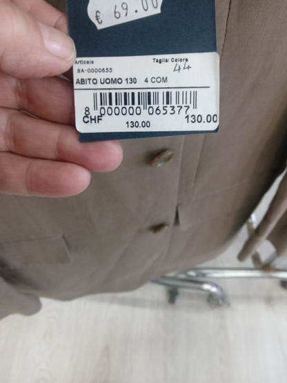 Completo uomo marrone doppelganger